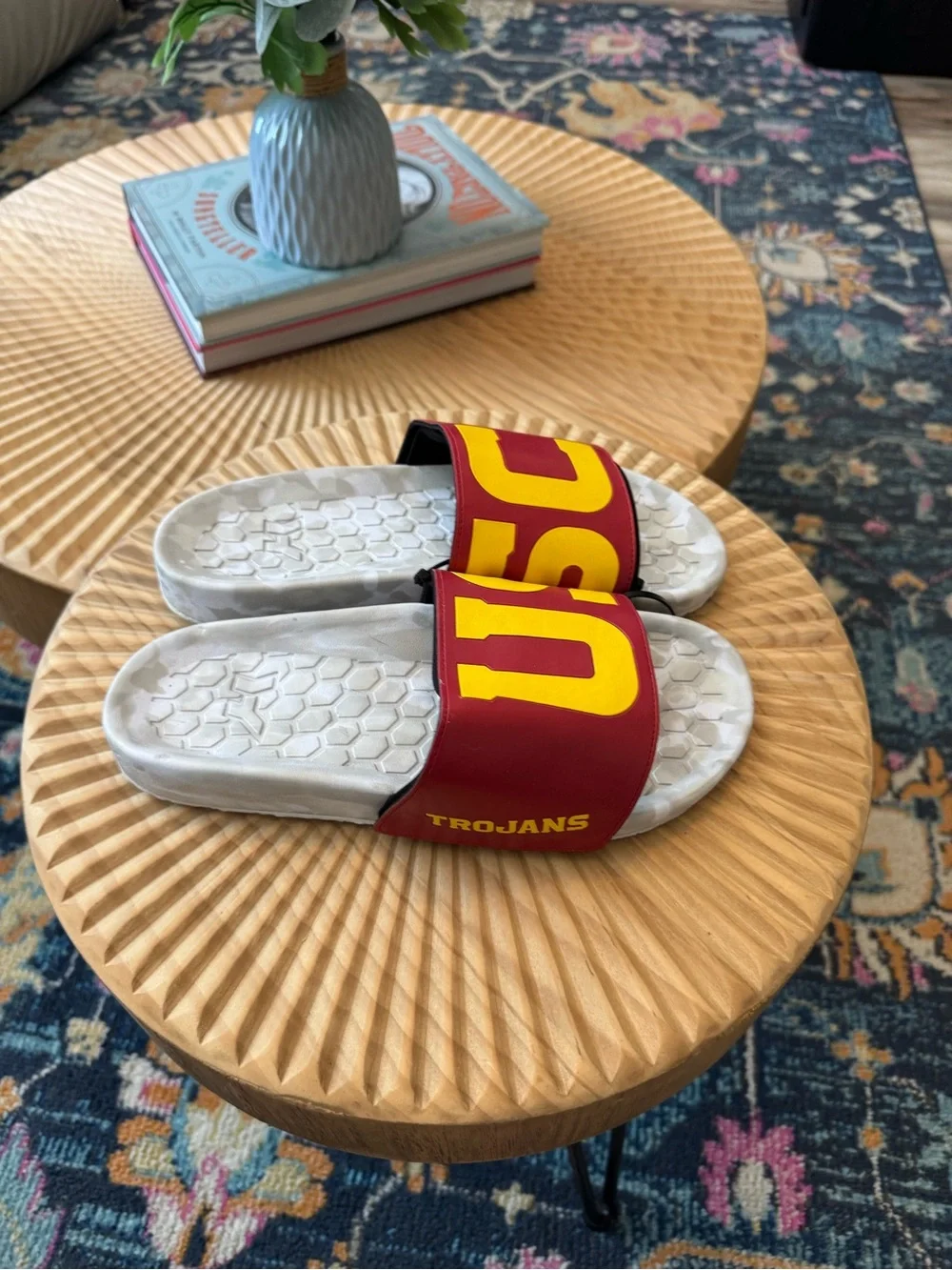 Hype University of Southern California Trojan Slydr Slide Sandals gold/Red NWOT